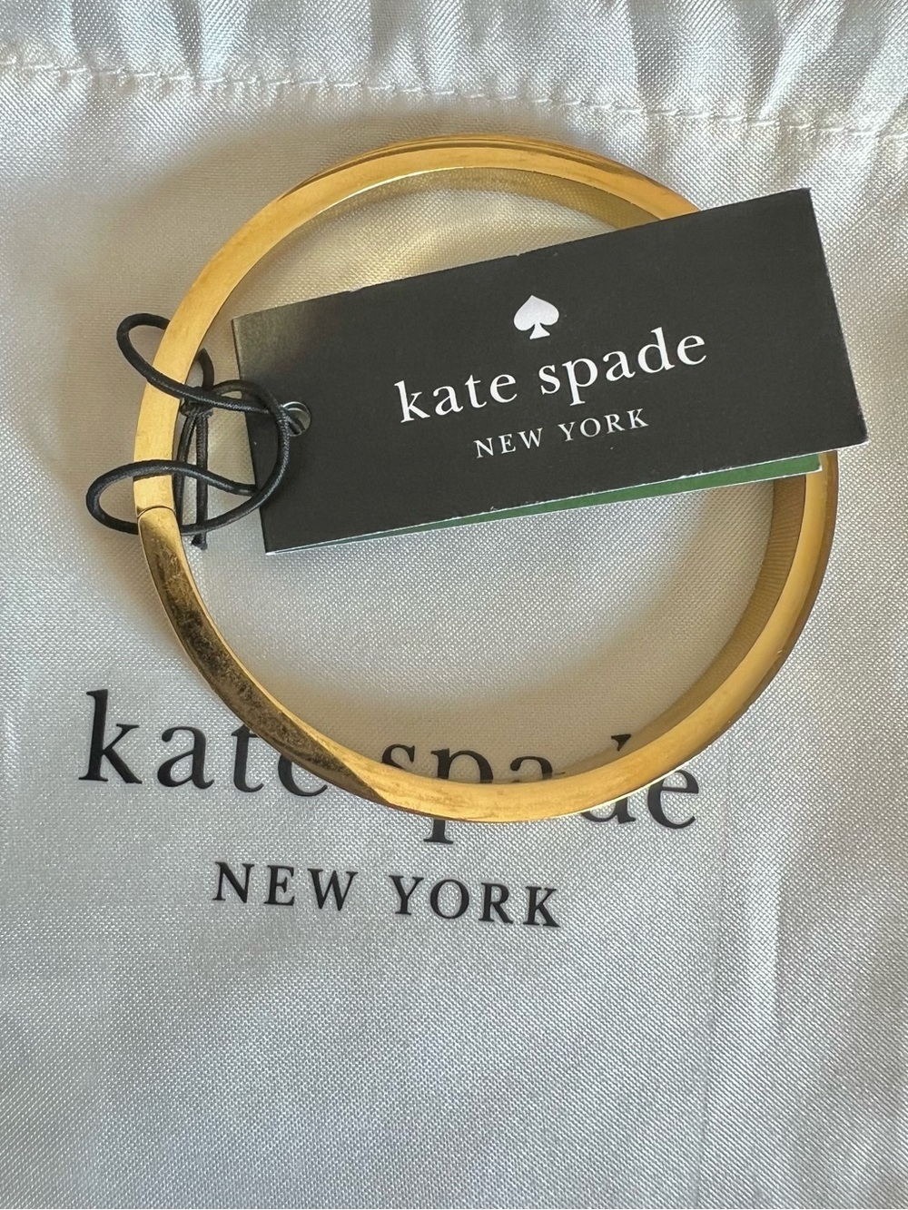 NWT Kate Spade Spot The Spade Enamel Hinged Bangle Black - Picture 5 of 12